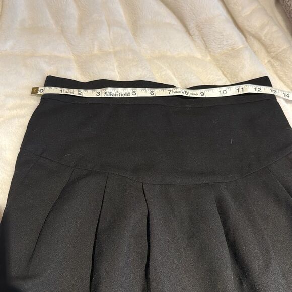 French Connection Size 4 Black Pleated Suiting Skirt w/ Pockets - Picture 8 of 11